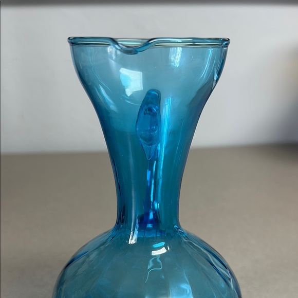 Vintage Turquoise Blue Hand Blown Art Glass Decanter/Pitcher - Picture 10 of 15